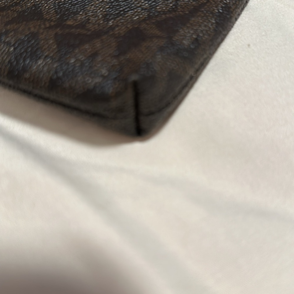 Micheal Kors Wristlet! - Picture 4 of 7